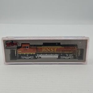 ATLAS N GAUGE #546 BNSF PREMIUM HERITAGE DASH 8-40BW DCC-READY 48809